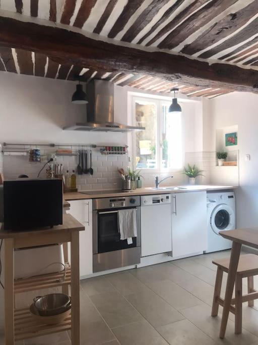 Charming Village House For 6 People ボディナール エクステリア 写真