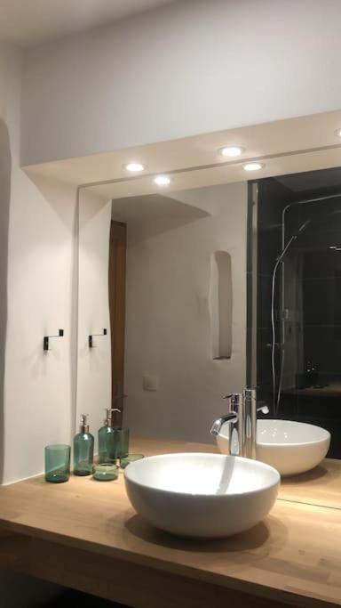 Charming Village House For 6 People ボディナール エクステリア 写真