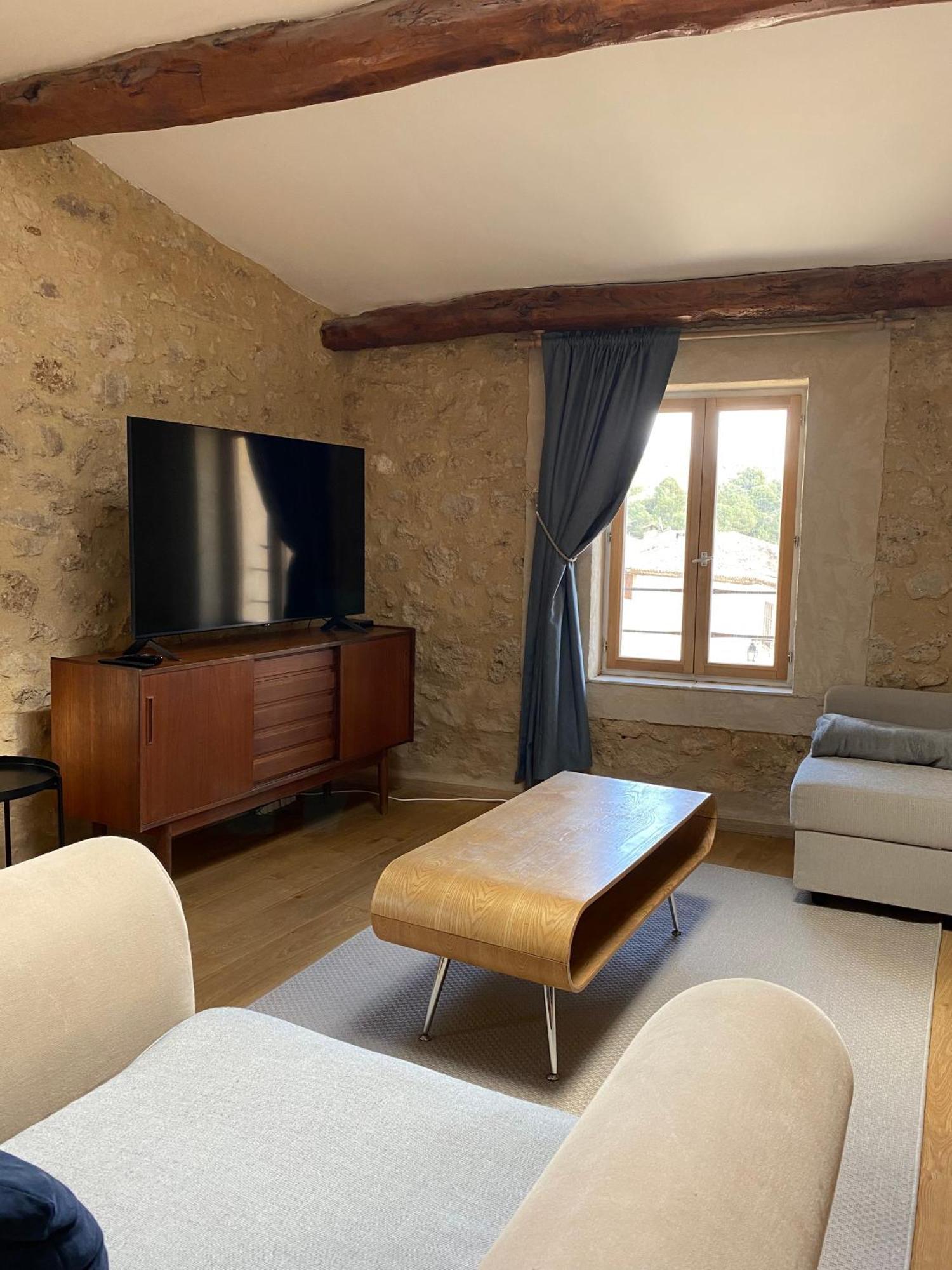 Charming Village House For 6 People ボディナール エクステリア 写真
